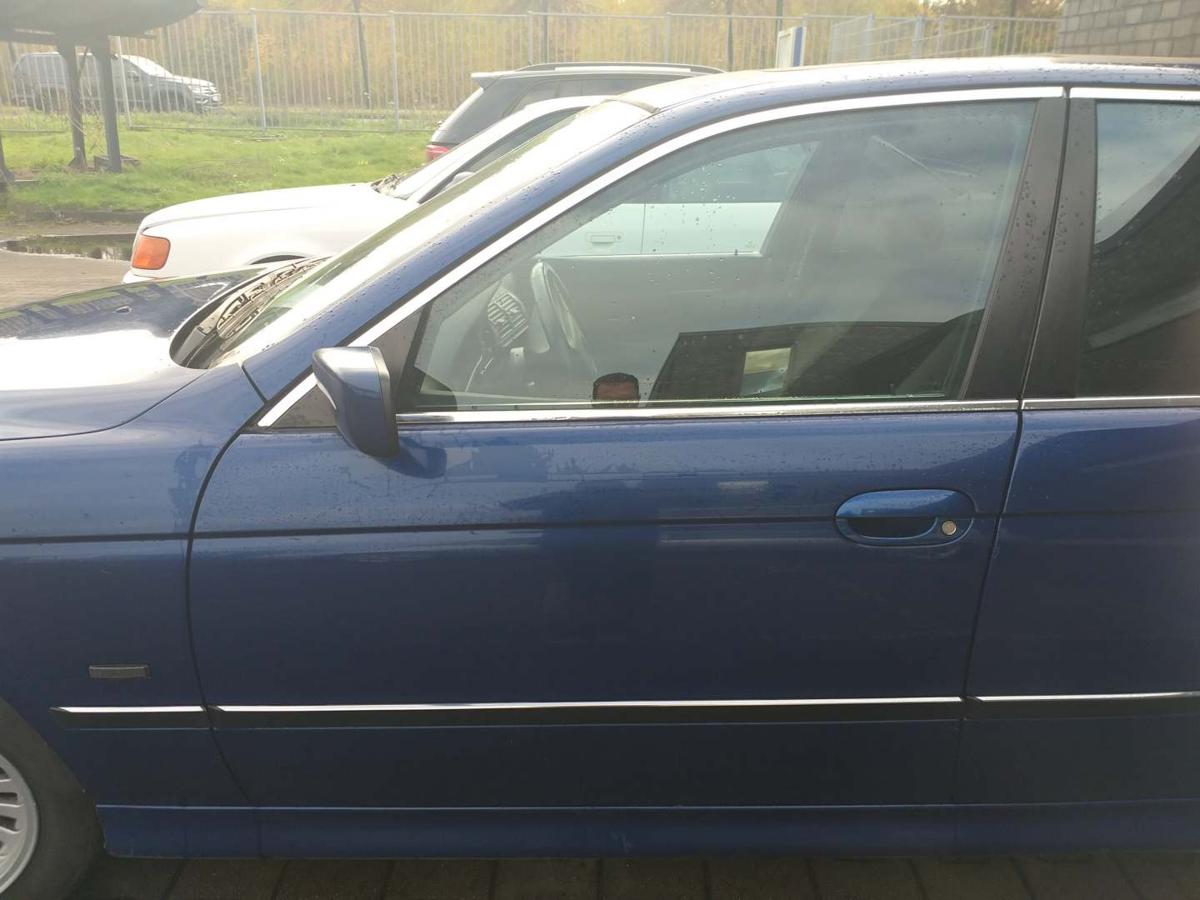 BMW 5er E39 original Tür vorn rechts 276 Avusblau Rohbau Bj.1997